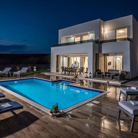 Villas Royal II With Private Pool Novalja Exterior photo